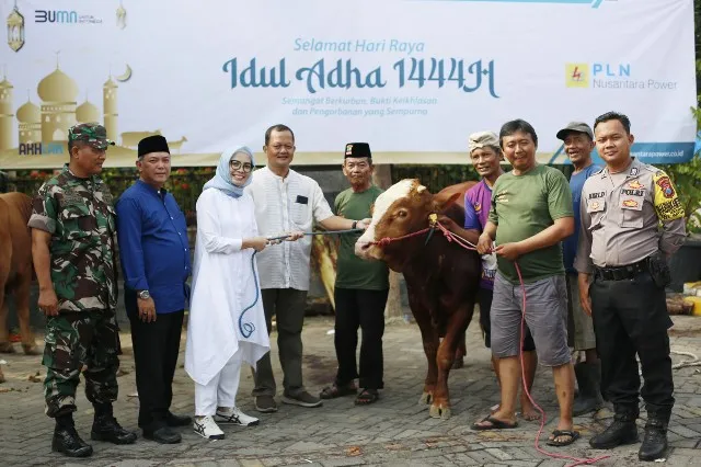 PLN Nusantara Power Salurkan 51 Ribu Paket Daging Hewan Kurban