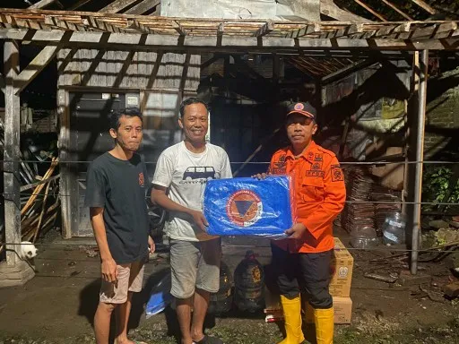 Gubernur Khofifah Kirim Bantuan Kedaruratan Bencana ke Pacitan