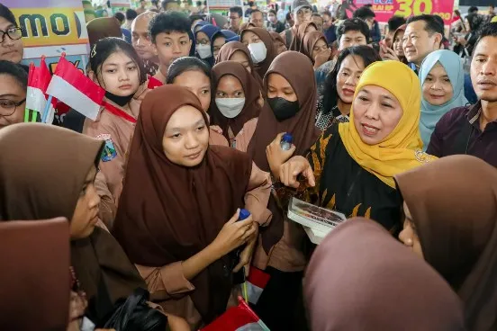 Gubernur Khofifah Minta Kacabdin dan Kasek Lakukan Penertiban