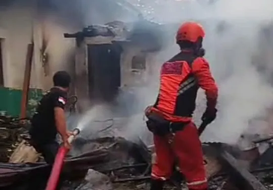 Kantin PDAM Ponorogo Dilahap Api