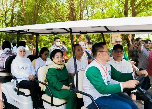Kebun Raya Mangrove Surabaya Ungkit Kesejahteraan Warga Pesisir