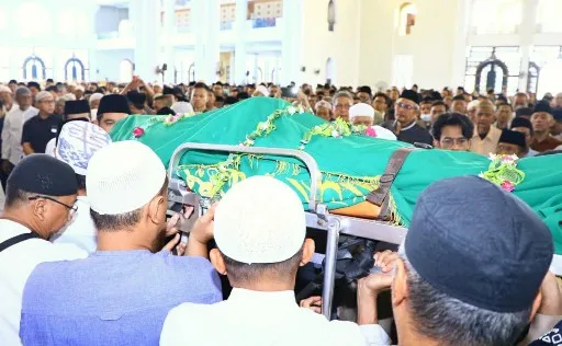 Imam Besar Masjid Al Akbar Surabaya Berpulang