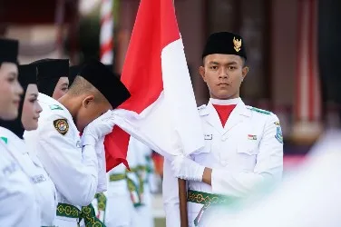 Gubernur Khofifah Pesan, Jaga NKRI dan Rawat Kebhinnekaan 