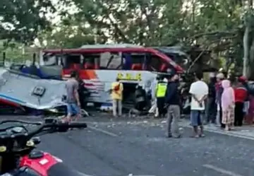Dua Bus Cepat Antar Provinsi Bertabrakan di Ngawi, 3 Penumpang Tewas