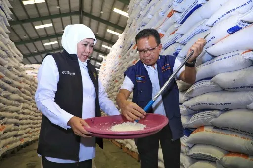 Khofifah: Bantuan Pangan Jadi Bantalan Sosial 3,4 Juta KPM di Jatim