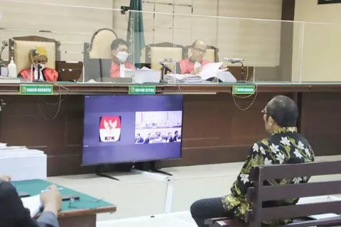 JPU KPK Tuntut 12 Tahun Penjara Untuk Sahat Wakil Ketua DPRD Jatim