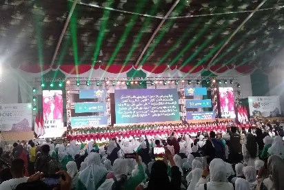 Ribuan Santri Meriahkan Santri Culture Night Carnival di Jatim Expo