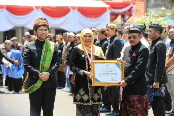 Gubernur Khofifah Ajak Warga Jatim Bawa Semangat Jer Basuki Mawa Beya
