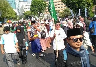 Lepas Peserta Jalan Santai, Gus Yahya: Jihad Santri Jayakan Negeri