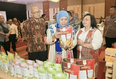 Khofifah: InsyaAllah Jatim Jadi Pusat Pengembangan Industri Halal