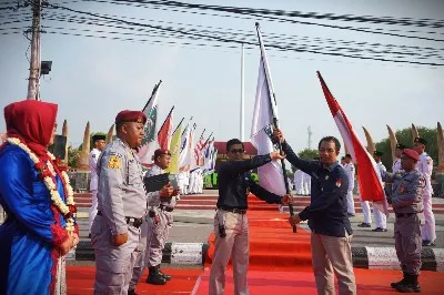 Bendera Kirab Pemilu 2024, Dari Jatim Masuk ke Jateng 