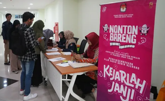 KPU Jatim Nobar Film 'Kejarlah Janji' Bersama Mahasiswa UINSA Surabaya