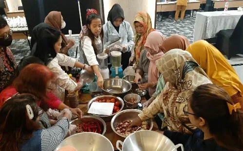Diskop dan UKM Jatim Kenalkan Produk Olahan Sambal 