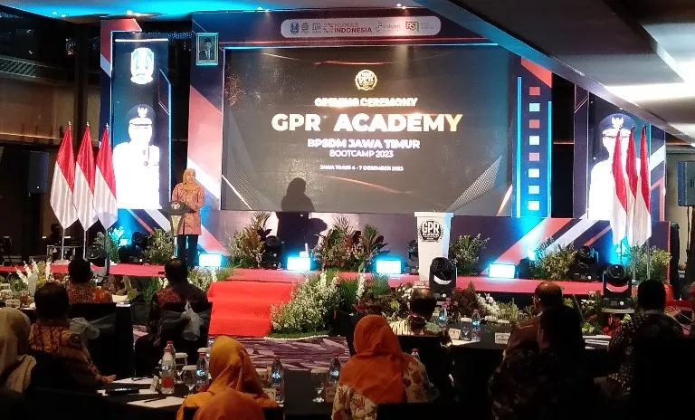 Gubernur Khofifah: Humas Harus Jadi Referensi dan Bisa Direplikasi