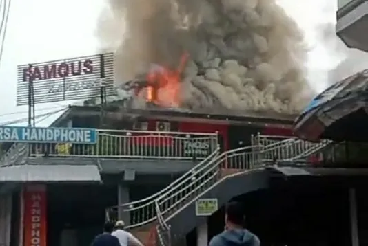 Diduga Korsleting Listrik, Tempat Hiburan Malam di Madiun Terbakar