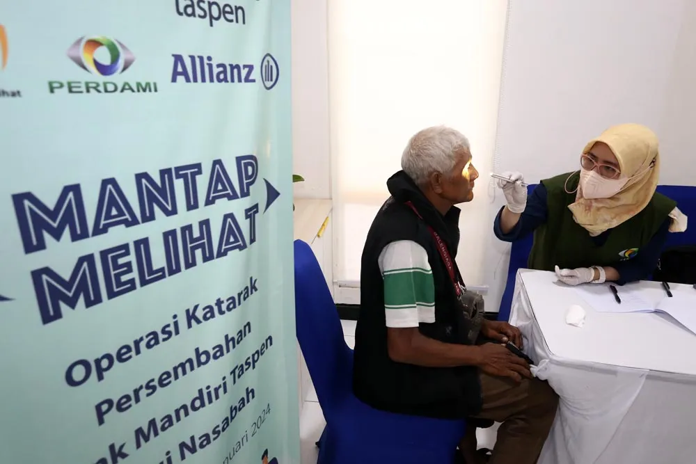 Bank Mandiri Taspen Gelar Operasi Katarak Bersama Allianz 