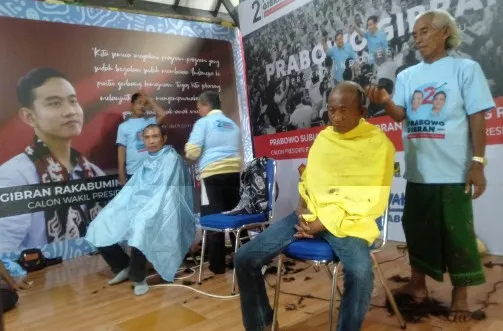 Sambut Kemenangan Prabowo Gibran Bersama Khofifah - Emil di TKD Jatim