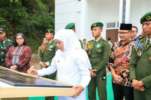 Gubernur Khofifah Resmikan Asrama  SMAN 5 Taruna Brawijaya