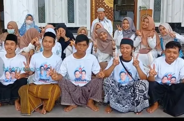 Barisan Santri Ronggolawe Tuban Jatim Minta Doa Kiai Fathul Huda