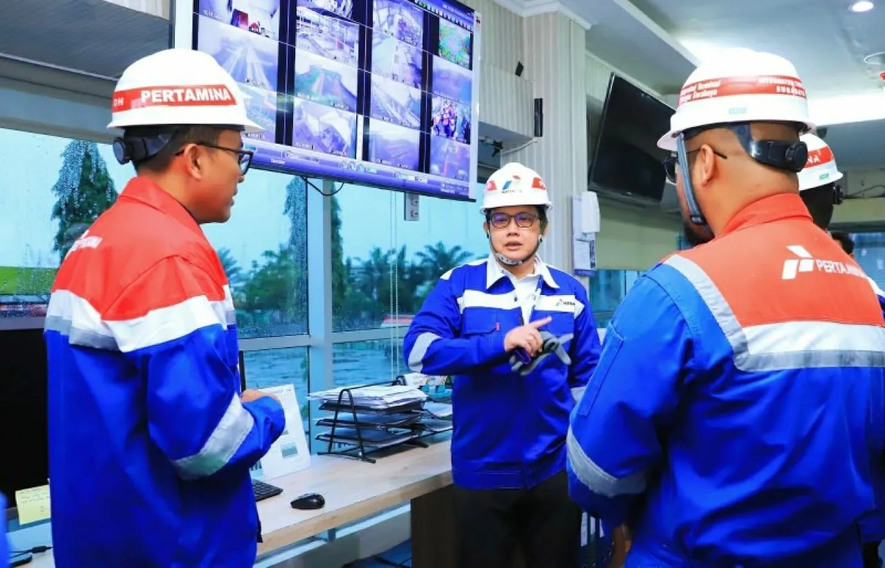 Pj Gubernur Adhy Pastikan Ketersediaan BBM dan LPG Jatim Selama Ramadhan - Idul Fitri Cukup