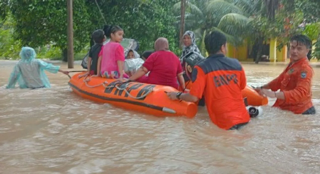 Ribuan Warga Di Kota Padang Terdampak Banjir