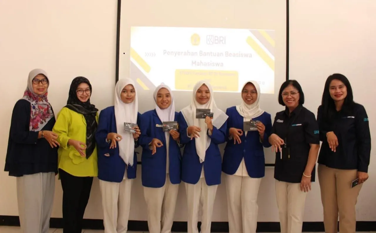 Sempat Jadi SPG dan Berhenti Kuliah, Mahasiswa STIKES YRSDS Ahkirnya Dapat Beasiswa dari BRI