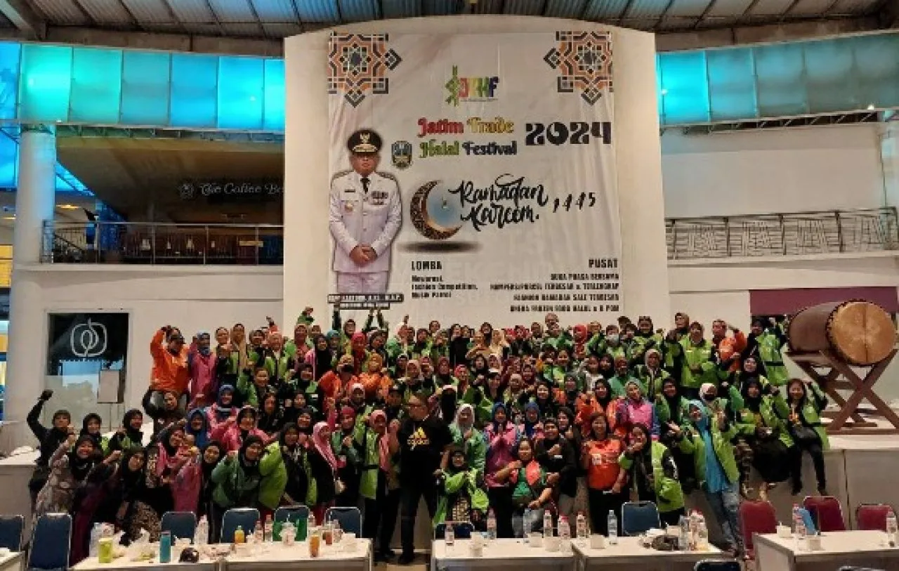 MAKI Jatim dan Wanita Tangguh Surabaya Bagi Takjil dan Gelar Buka Puasa Bersama