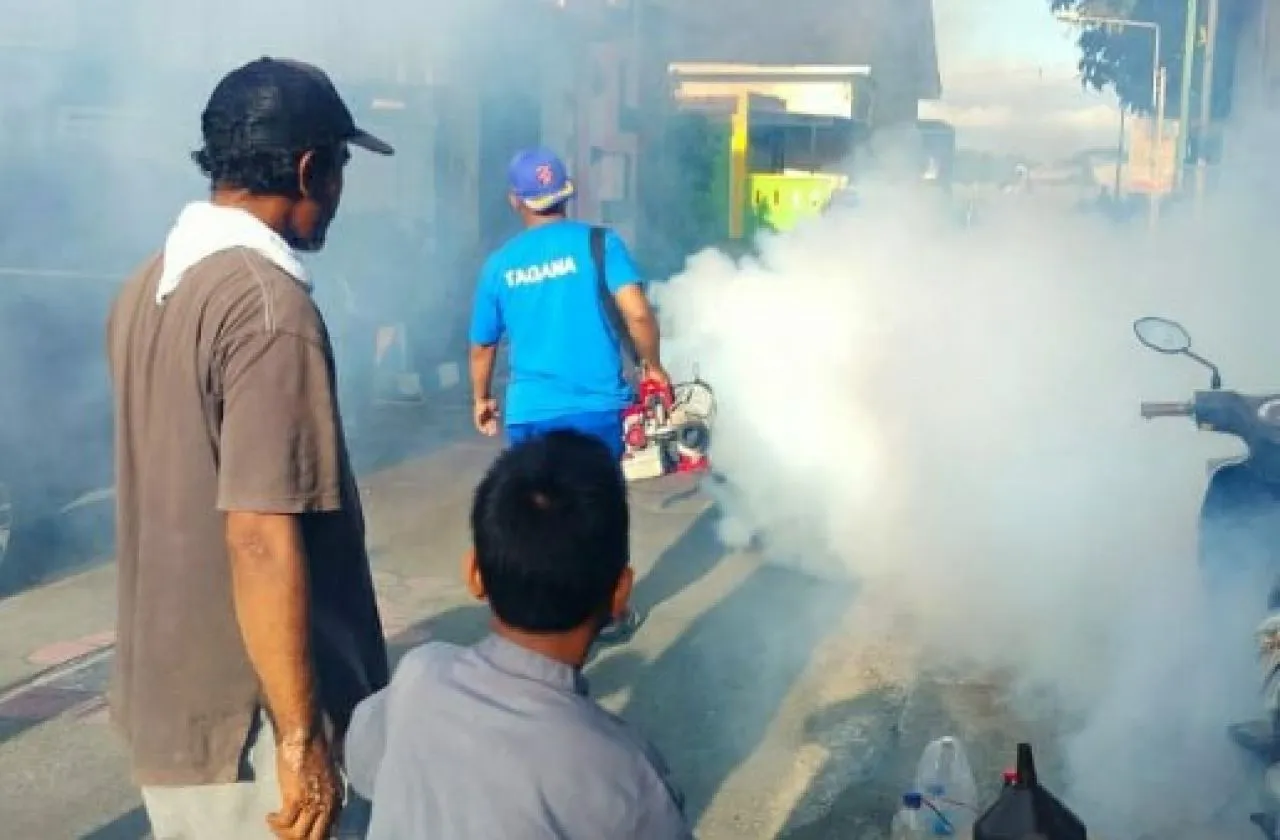 Peduli Kesehatan Masyarakat, Tagana Ponorogo Gelar Fogging