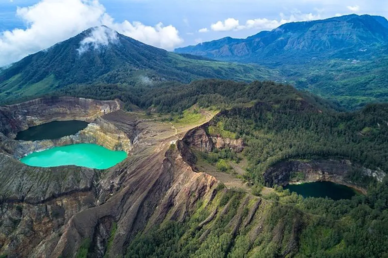 7 Gunung Legendaris yang Terpaut di Uang Kertas Indonesia, Nomor 2 dari Jawa Timur