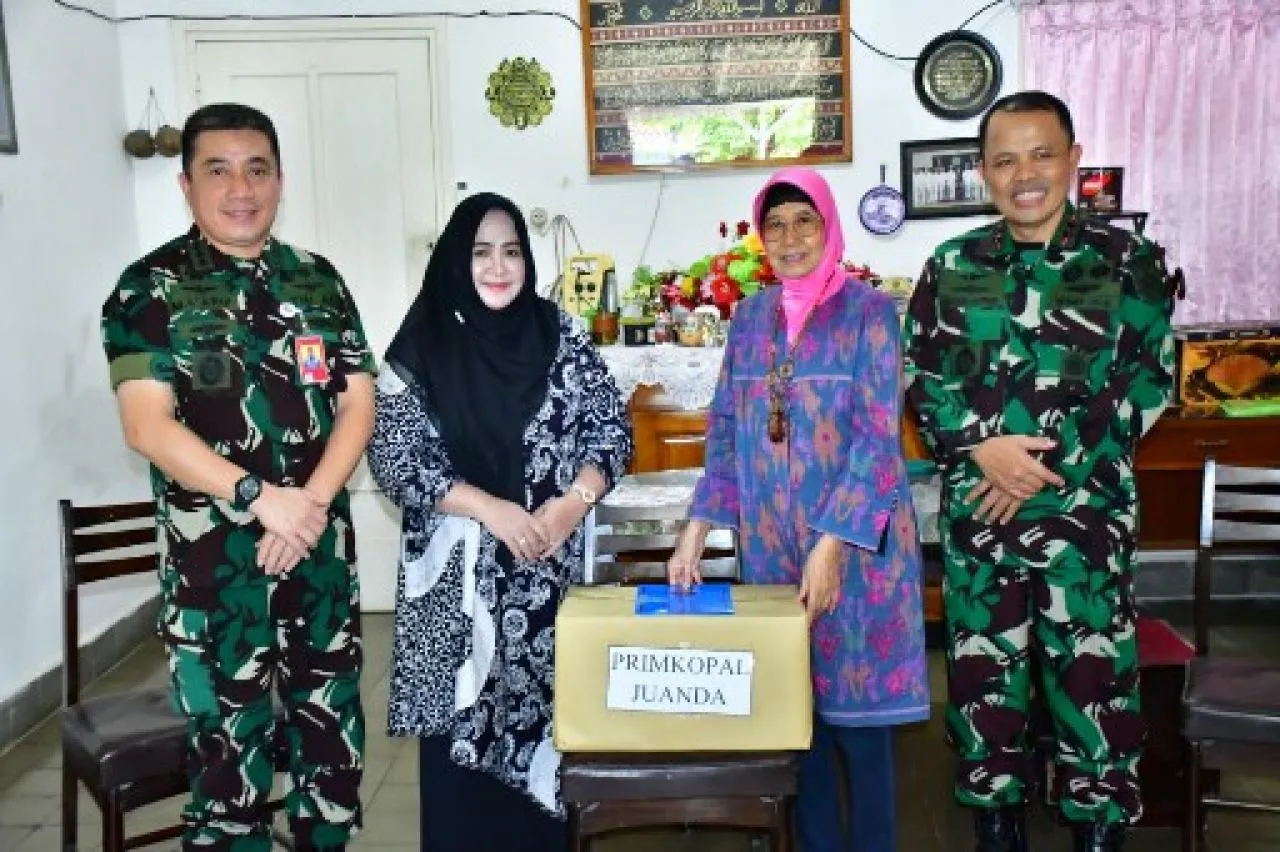 Puspenerbal Anjangsanai Lima Rumah Keluarga Warakauri