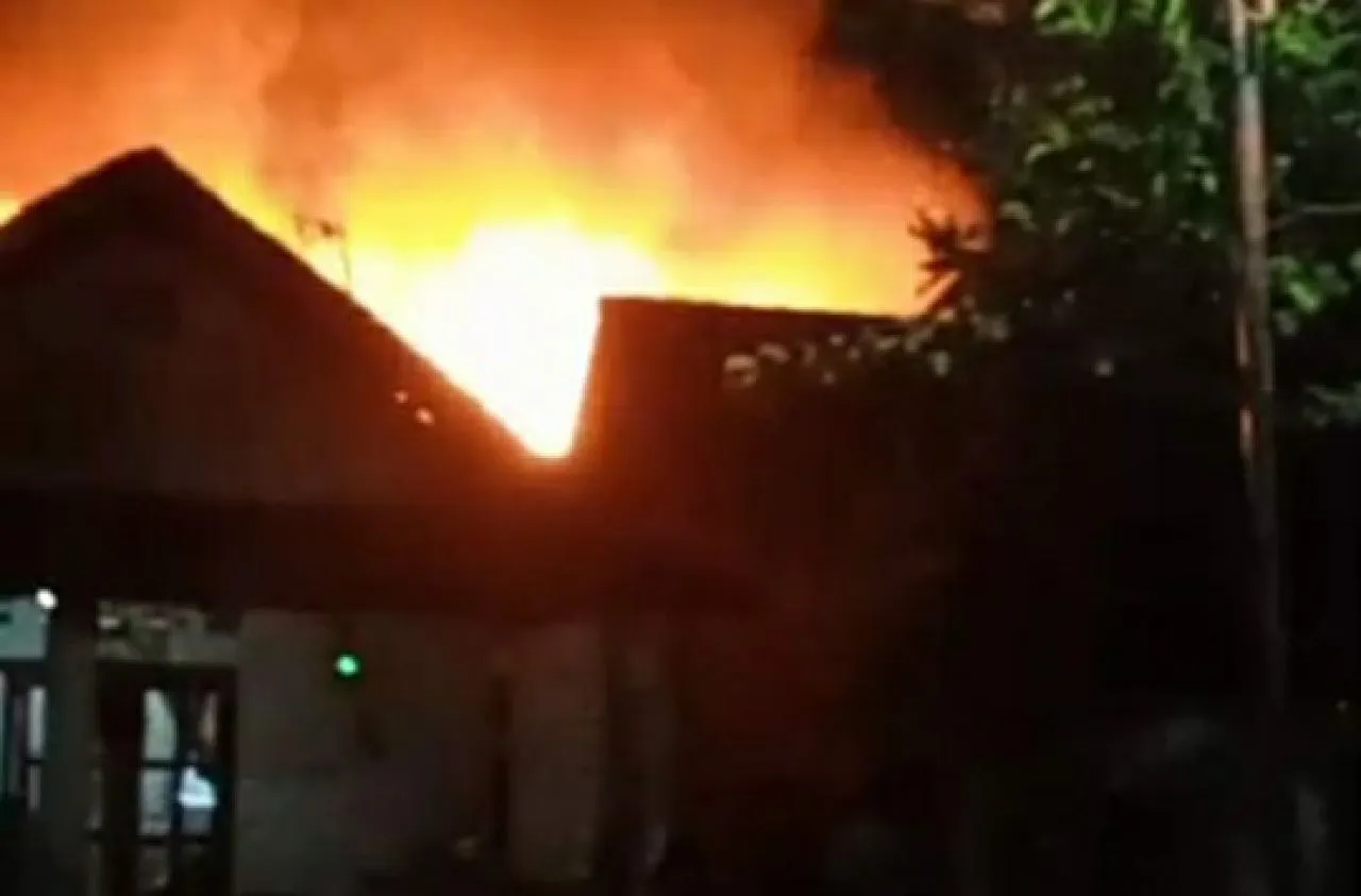 Home Industry Camilan Tahu Goreng di Magetan Terbakar