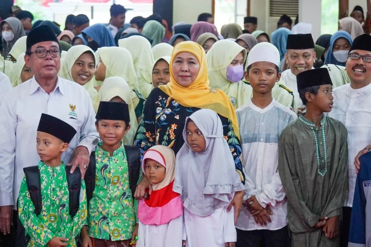 Pesan Khofifah kepada 800 Anak Yatim se-Lamongan, Hormati Orang Tua, Optimis Jangan Mudah Menyerah