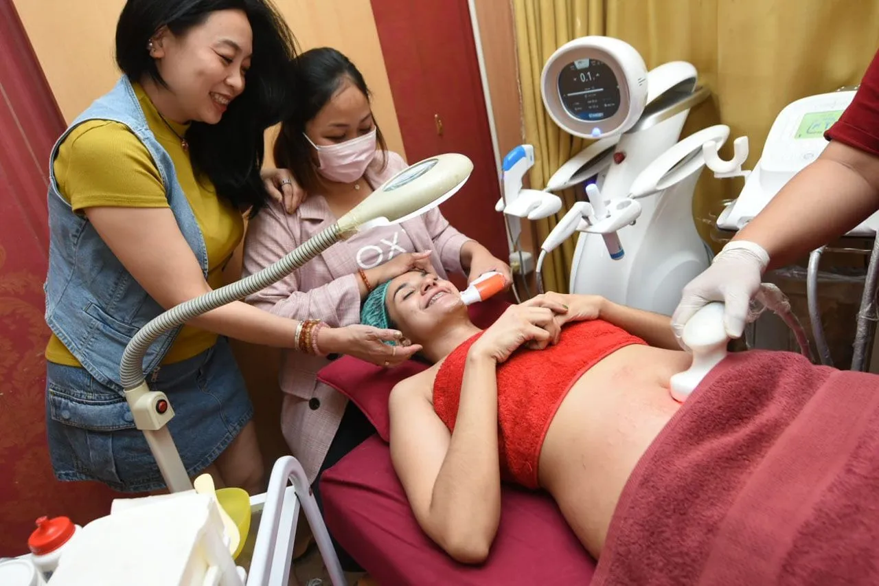 Rekomendasi Klinik Kecantikan Surabaya Barat, Corry Beauty Juga Bisa Homecare