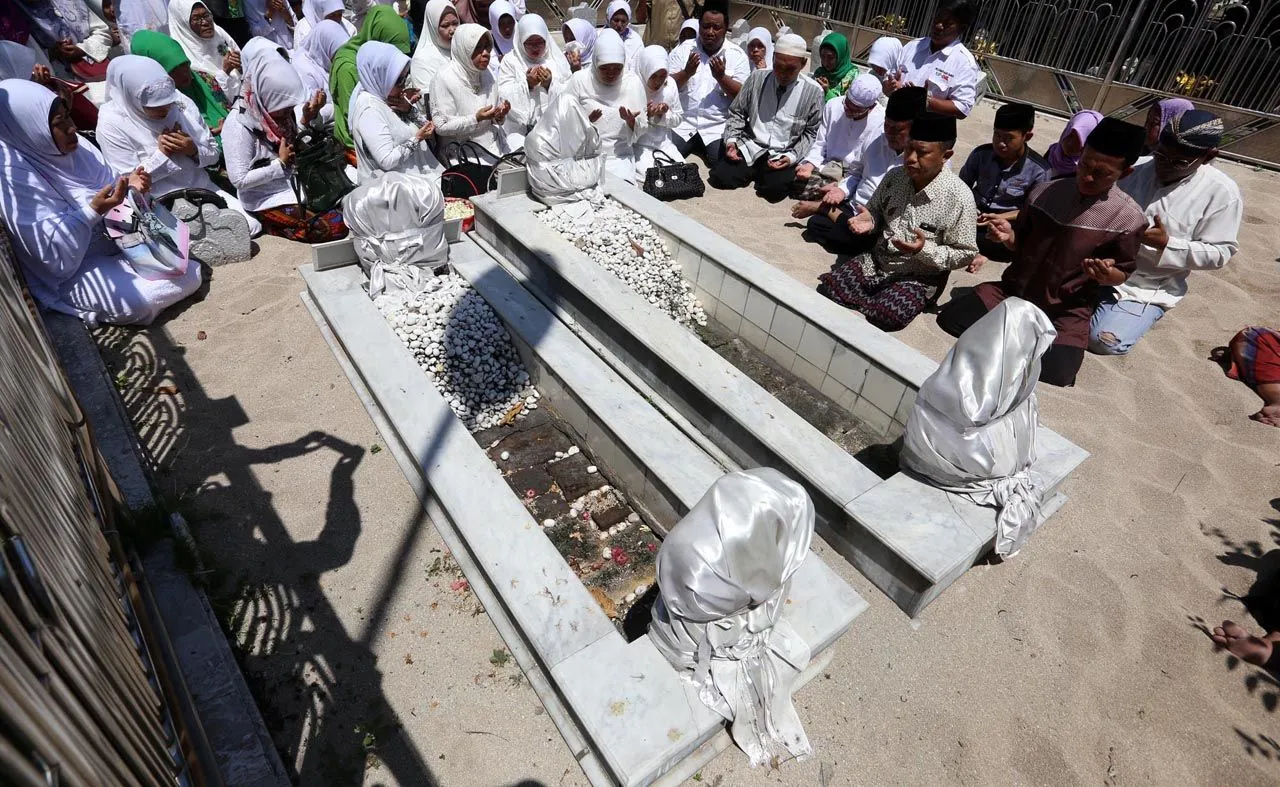 Jadi Tujuan Ziarah dan Wisata Religi, Berikut 4 Daya Tarik Makam Sunan Ampel