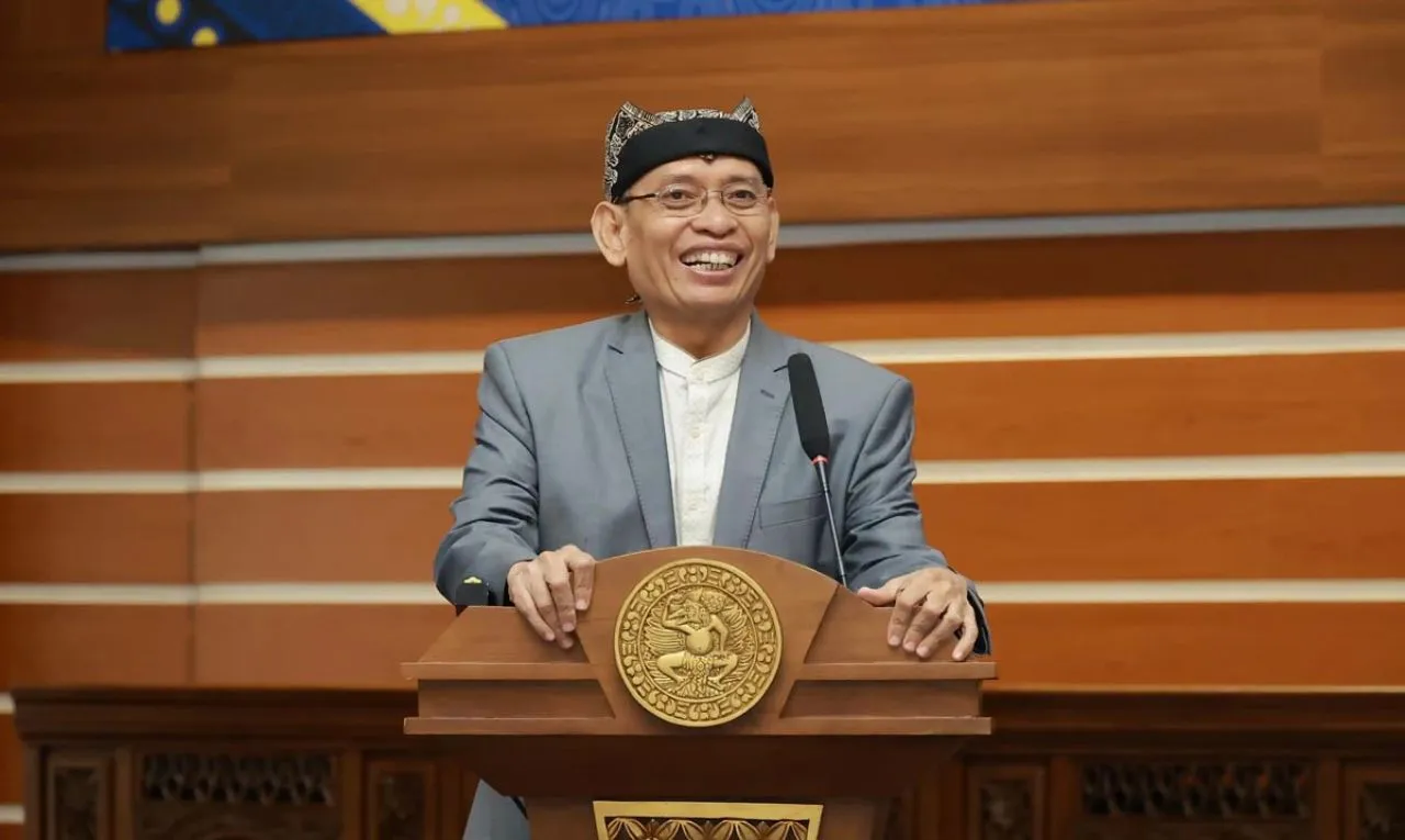 Rektor UNAIR Umumkan Kandidat Penerima Golden Ticket