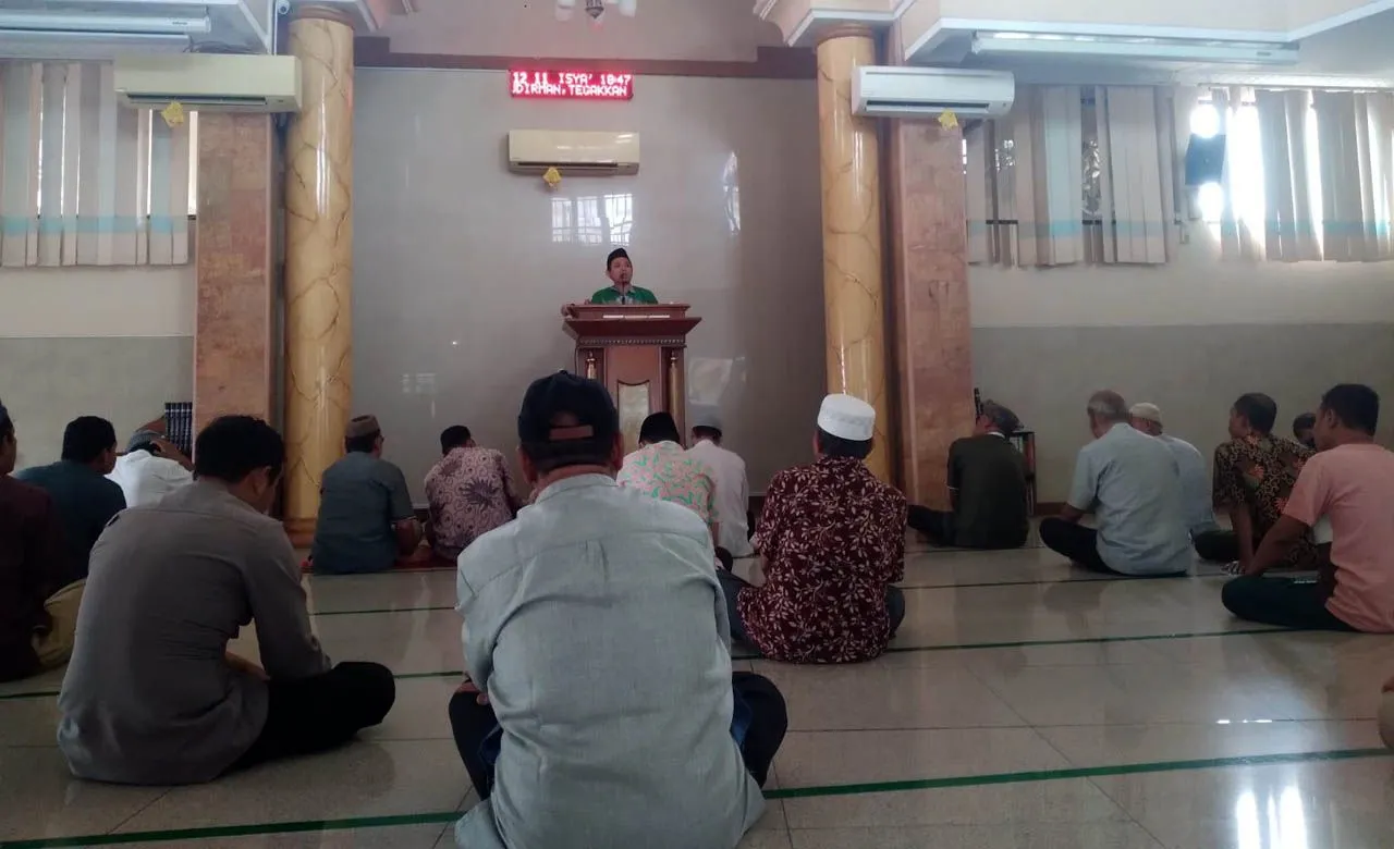 Penyuluh Agama Ceramah Nuzulul Qur'an Meriahkan Zuhur Keliling di Kecamatan Gubeng
