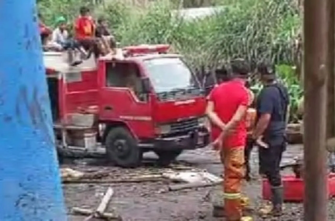 Akses Jalan Nasional Padang Panjang ke Bukittinggi Terendam Banjir Lahar Dingin