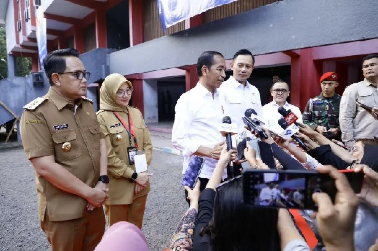 Presiden RI Serahkan 10.323 Sertipikat Tanah Elektronik di Banyuwangi