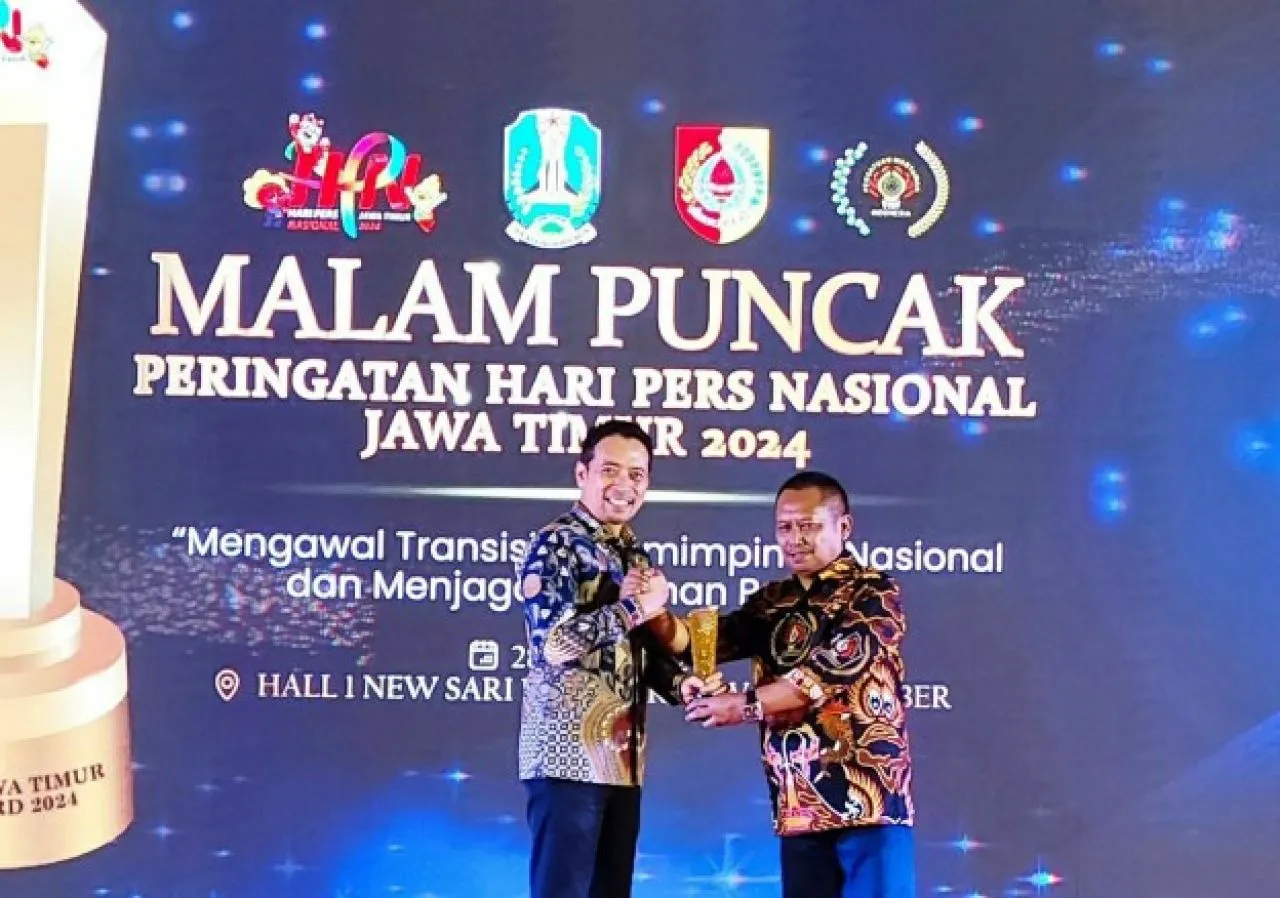 Sukses Bikin DPD RI Bertaji, LaNyalla Terima Special Award dari PWI Jatim