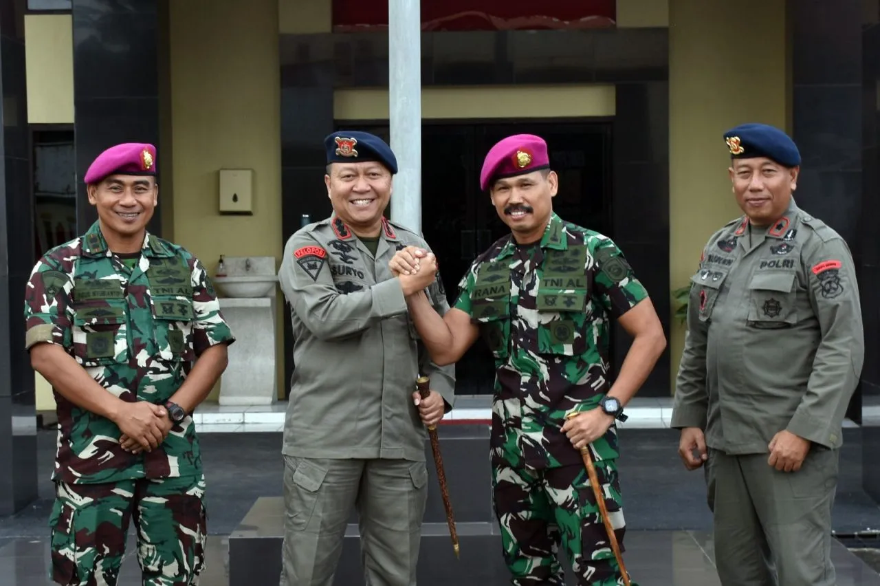 Perkuat Sinergitas, Komandan Menart 2 Marinir Kunjungi Mako Brimob Polda Jatim