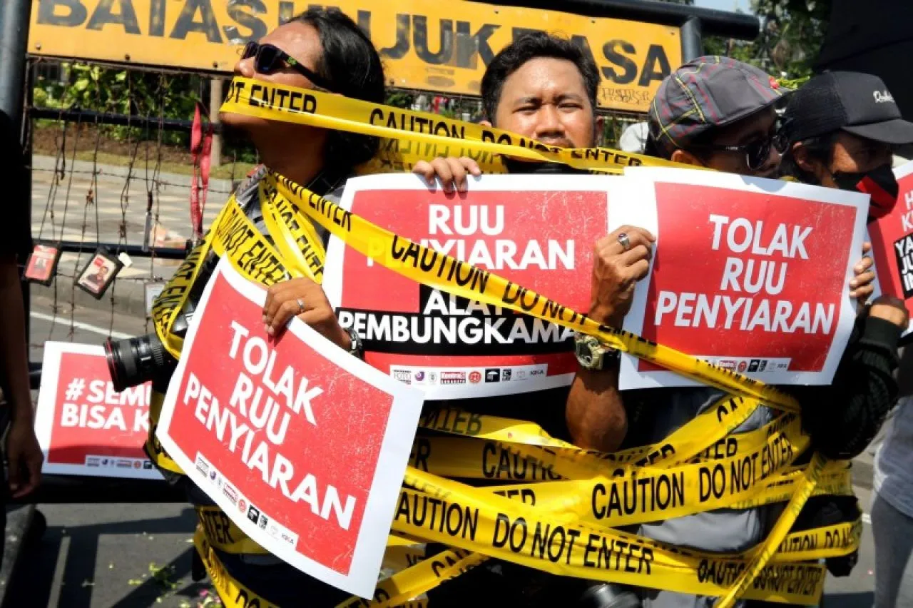 Koalisi Masyarakat dan Pers di Surabaya Tolak RUU Penyiaran