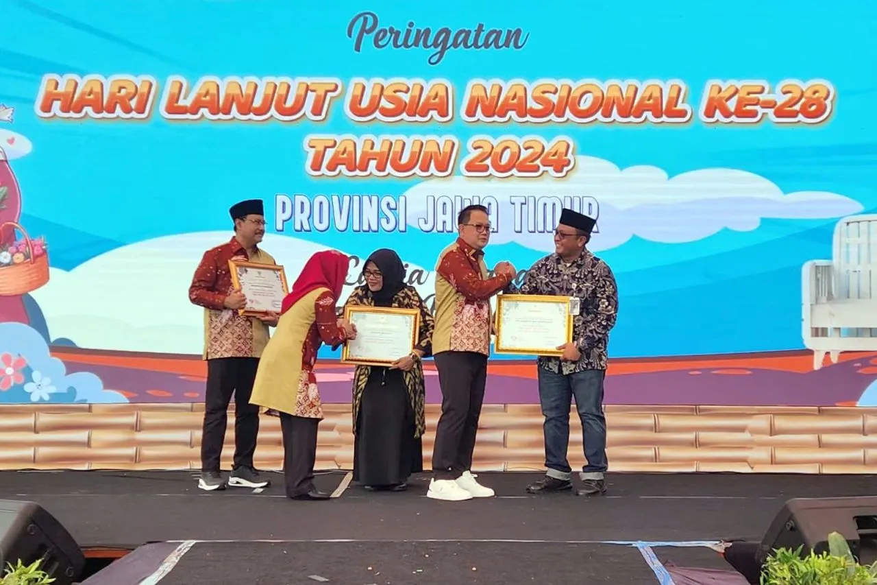 PT KAI Mendapatkan Penghargaan dari Pemerintah Provinsi Jawa Timur