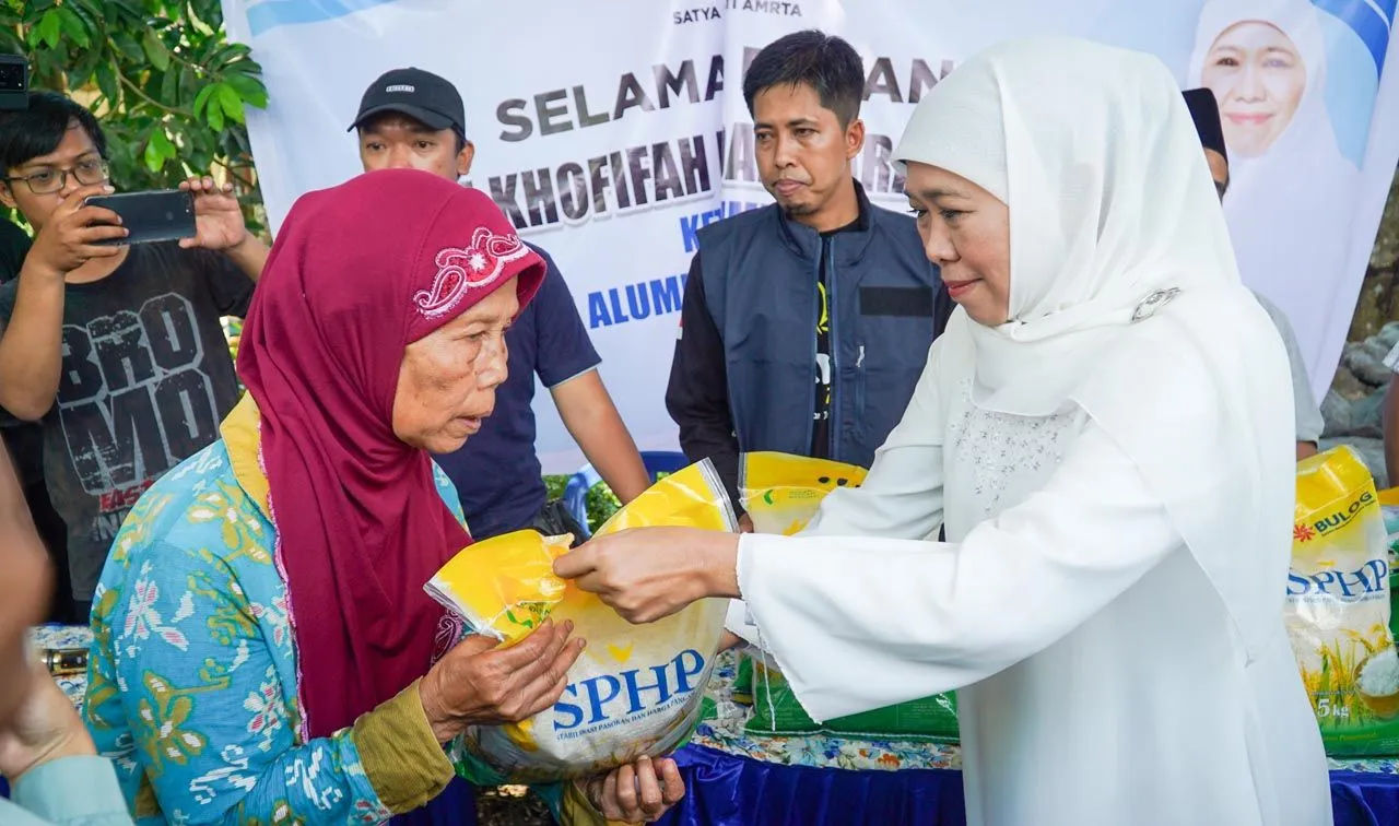 Khofifah Ajak Masyarakat Rawat dan Berdayakan Lansia Agar Bermartabat, Bahagia dan Sejahtera