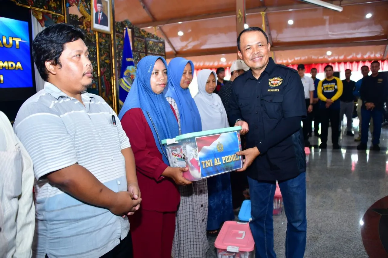 Danpuspenerbal Dampingi Kasal Touring dan Bagikan Bantuan Sosial