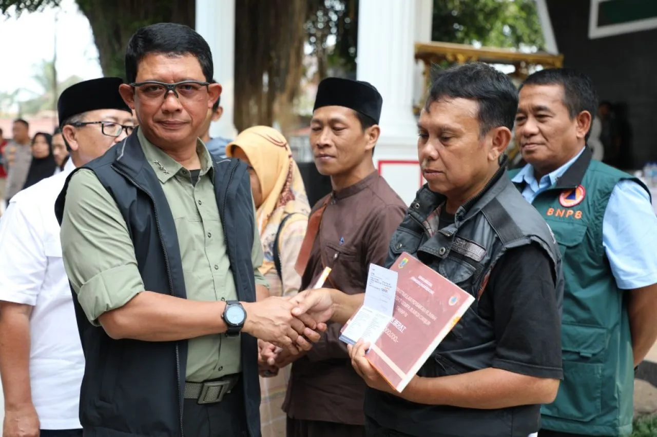 Kepala BNPB Beri Stimulan Perbaikan Rumah Rusak Tahap Empat Bagi Warga Terdampak Gempa Cianjur