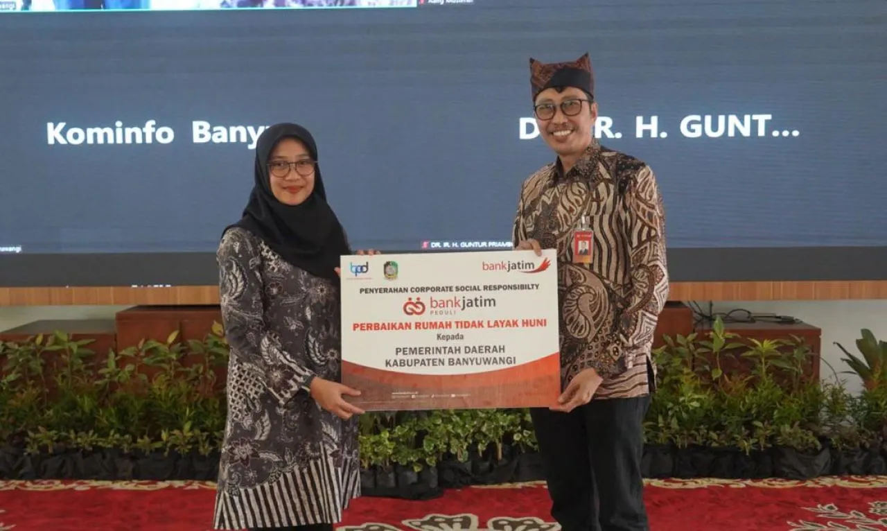 Berantas Kemiskinan, Bank Jatim Lakukan Perbaikan RTLH di Kabupaten Banyuwangi