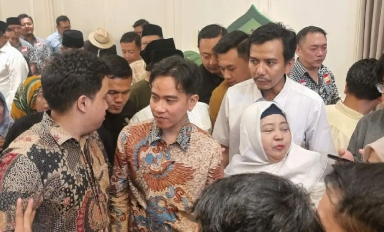 Gibran Rakabuming Bertandang ke Rumah Khofifah, di Surabaya 