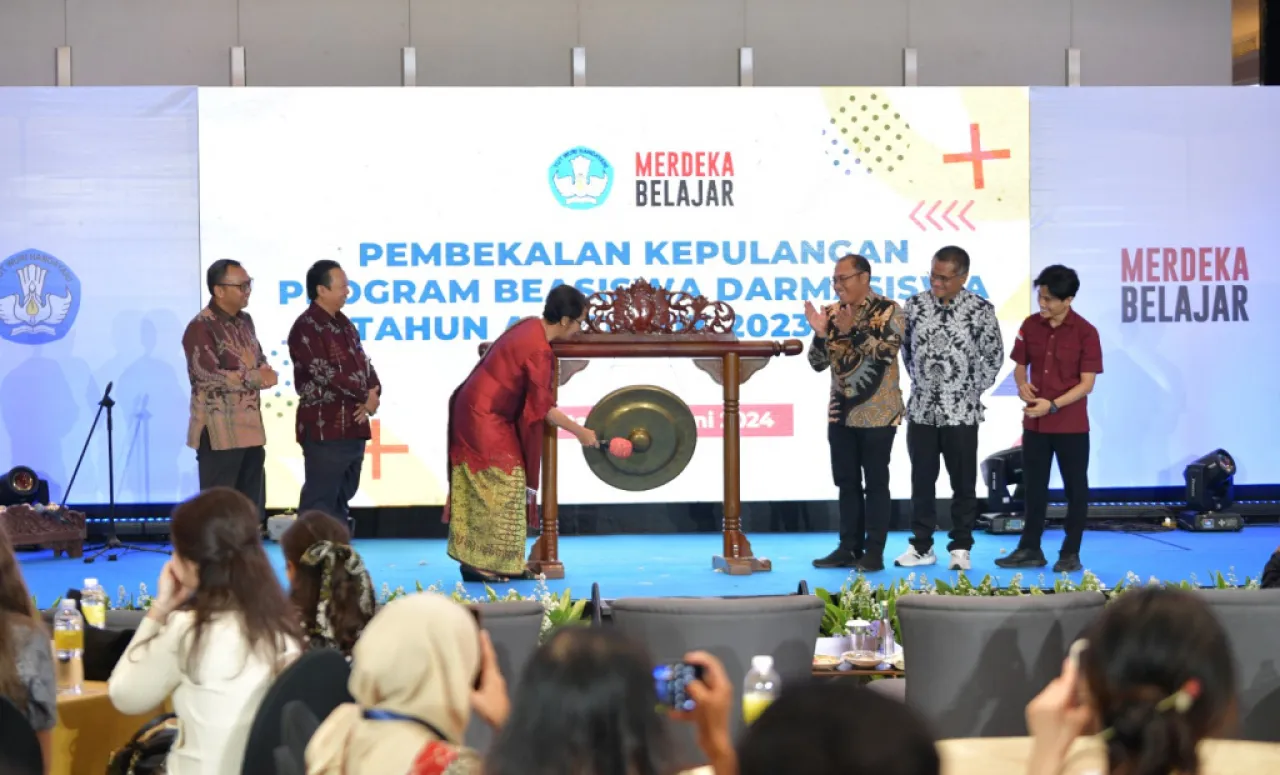 Kemendikbudristek Lepas 281 Mahasiswa Internasional Program Darmasiswa RI 2023/2024
