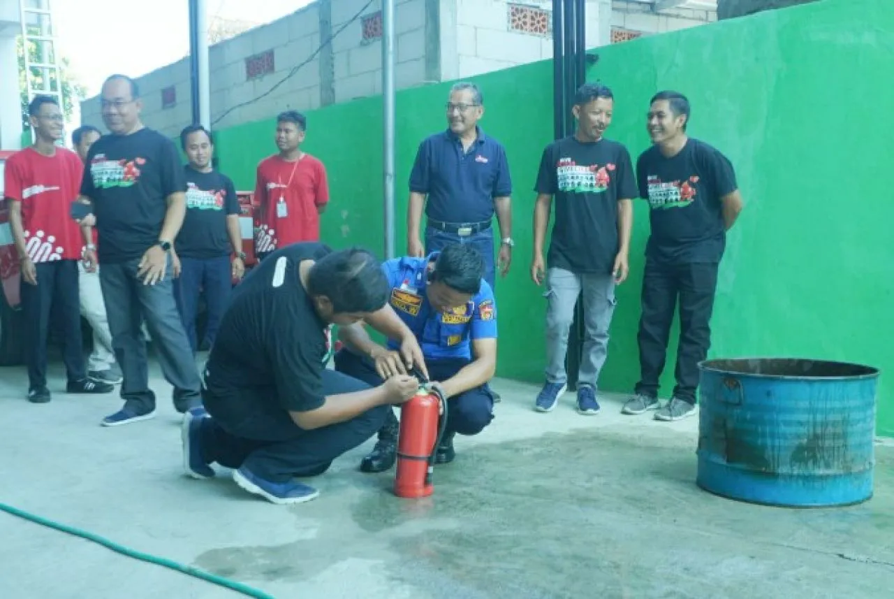 Relawan PMI Markas Ngawi Dapat Pelatihan Padamkan Kebakaran