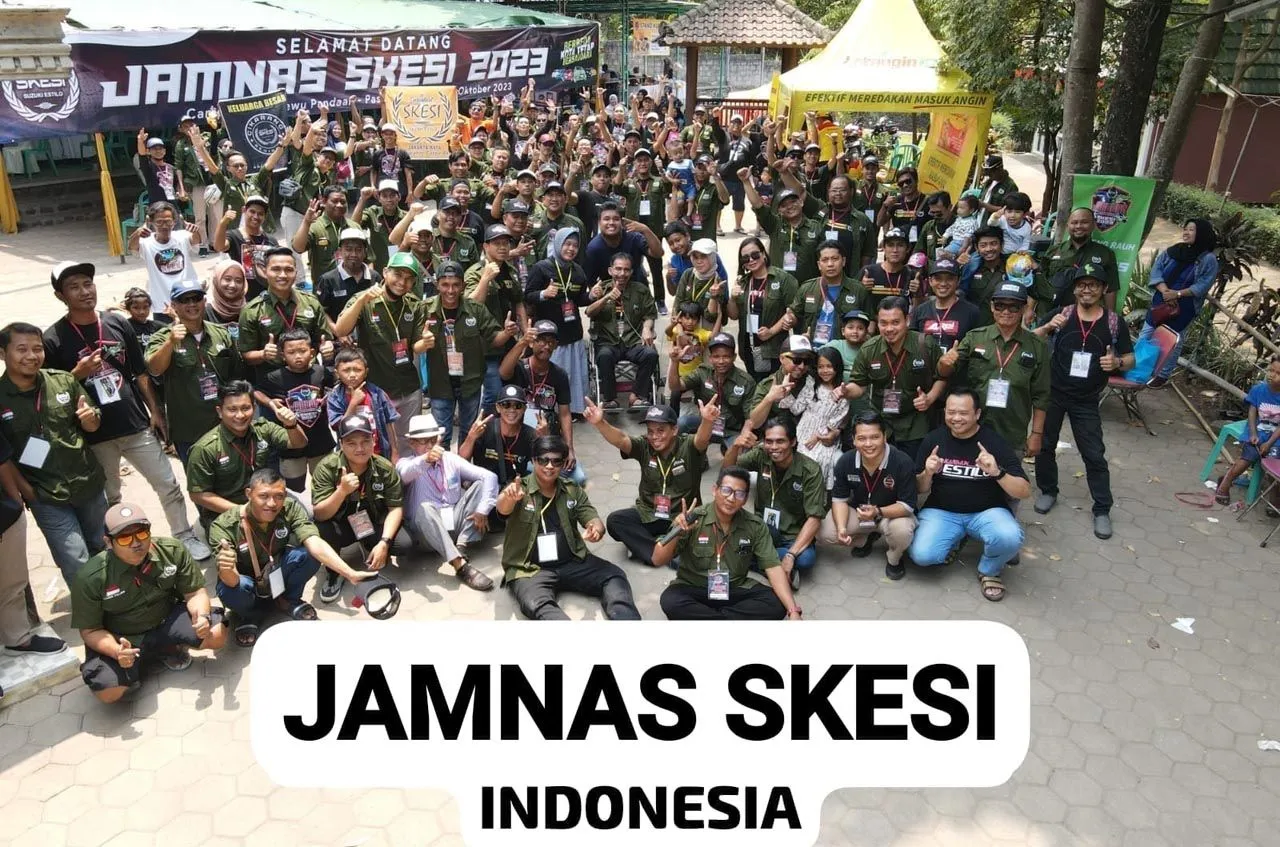 Potret Komunitas Klub Mobil yang Santun dan Peduli di Jalan